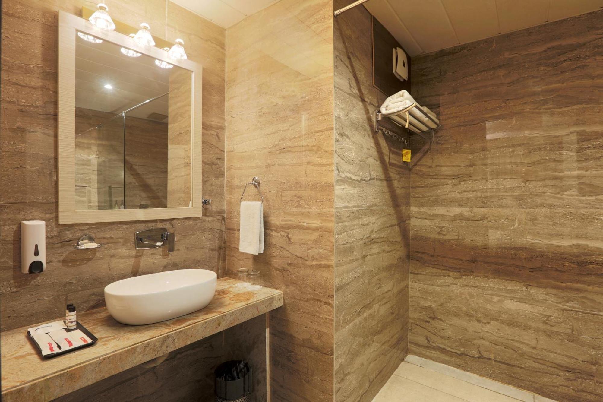 Hotel Aerostay Residency Igi Airport Delhi Нью-Дели Экстерьер фото