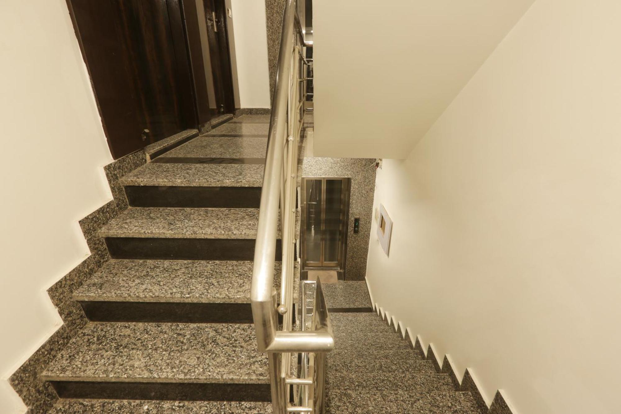 Hotel Aerostay Residency Igi Airport Delhi Нью-Дели Экстерьер фото