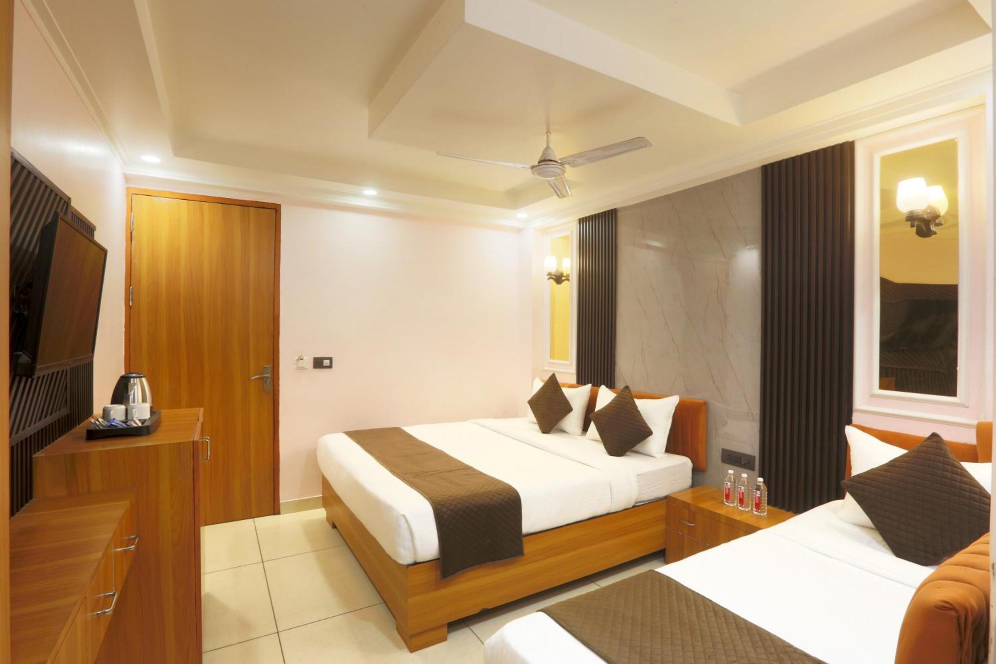 Hotel Aerostay Residency Igi Airport Delhi Нью-Дели Экстерьер фото